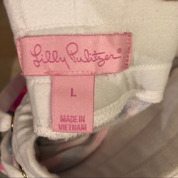 ❌SOLD❌Lilly Pulitzer Chrissy Shorts - Picture 2 of 6